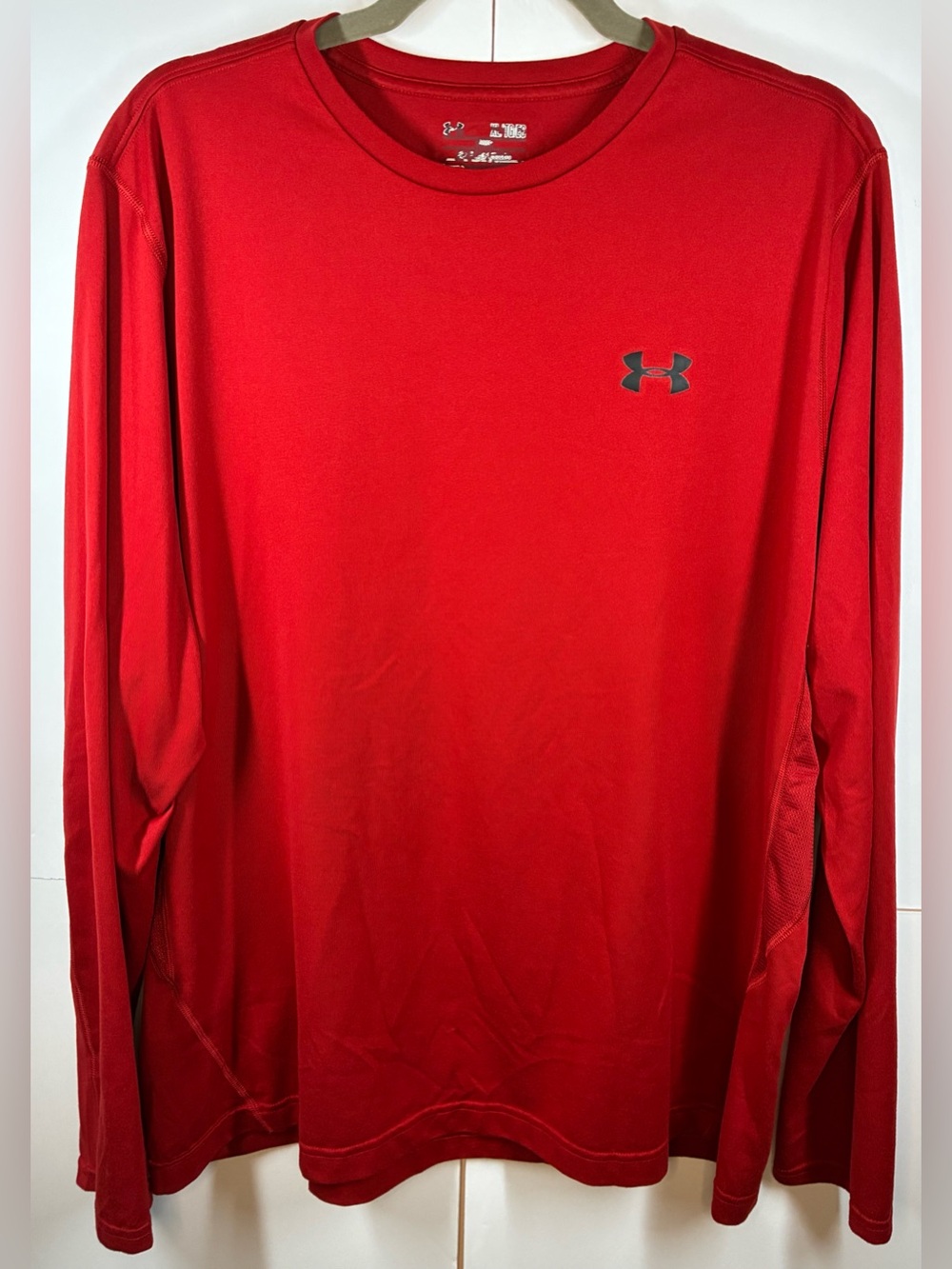 Under Armour HeatGear Long Sleeve Performance Shirt Red Men's XL Loose Fit